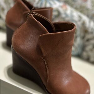 Gianni Bini Brown Leather Wedges